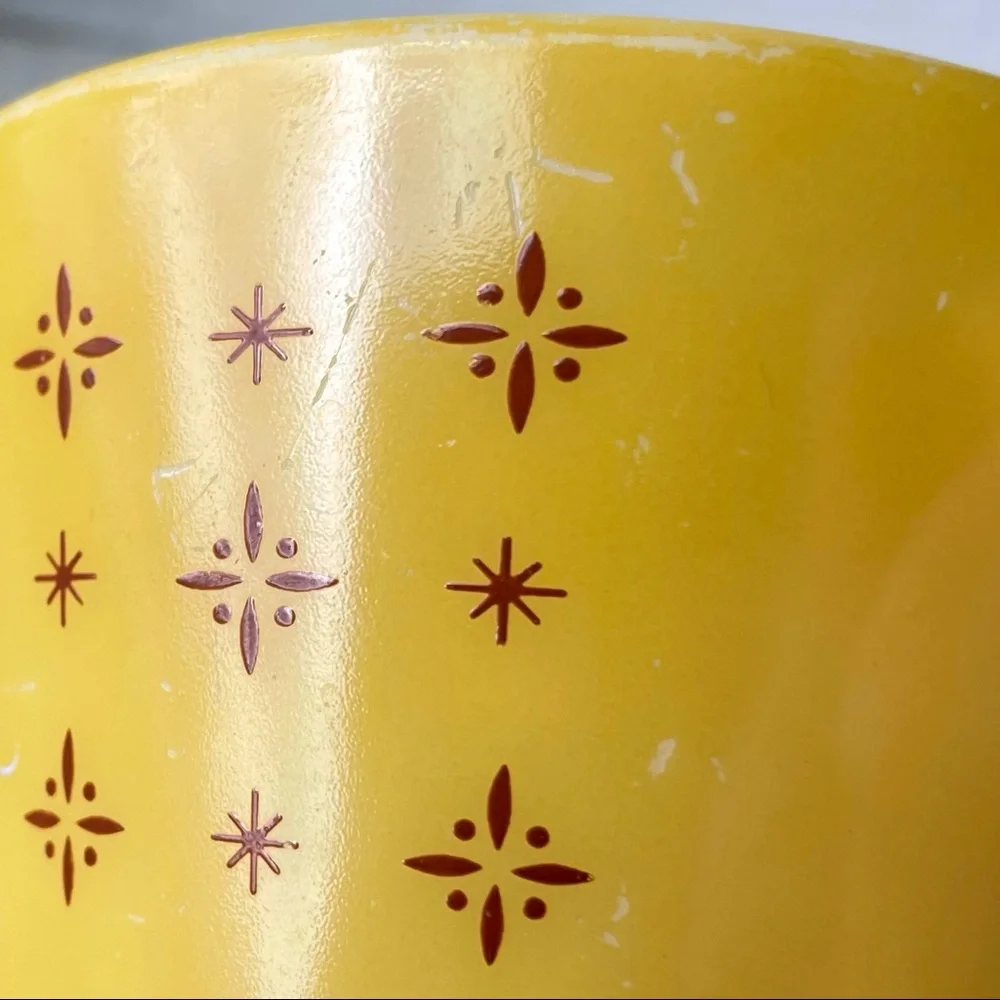 Vintage Pyrex Yellow Butterscotch Atomic Pattern Coffee Cup Mug Milk Glass - Picture 3 of 8